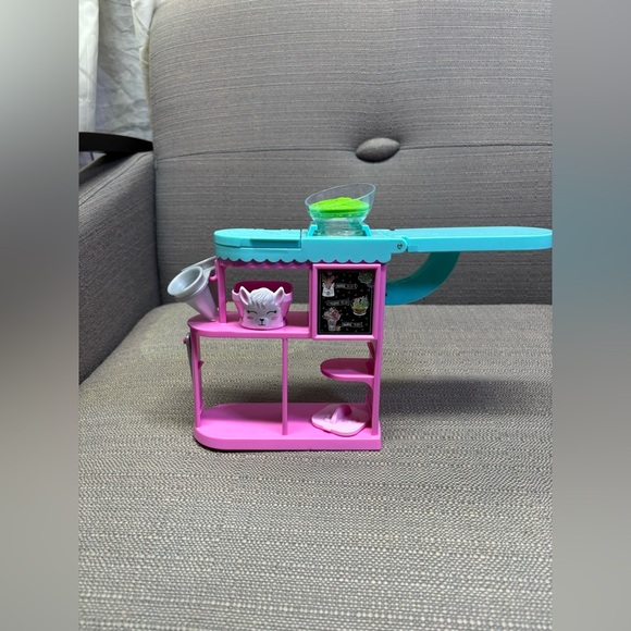 Barbie "You Can Be Anything" Florist Counter Playset Piece - Picture 4 of 4